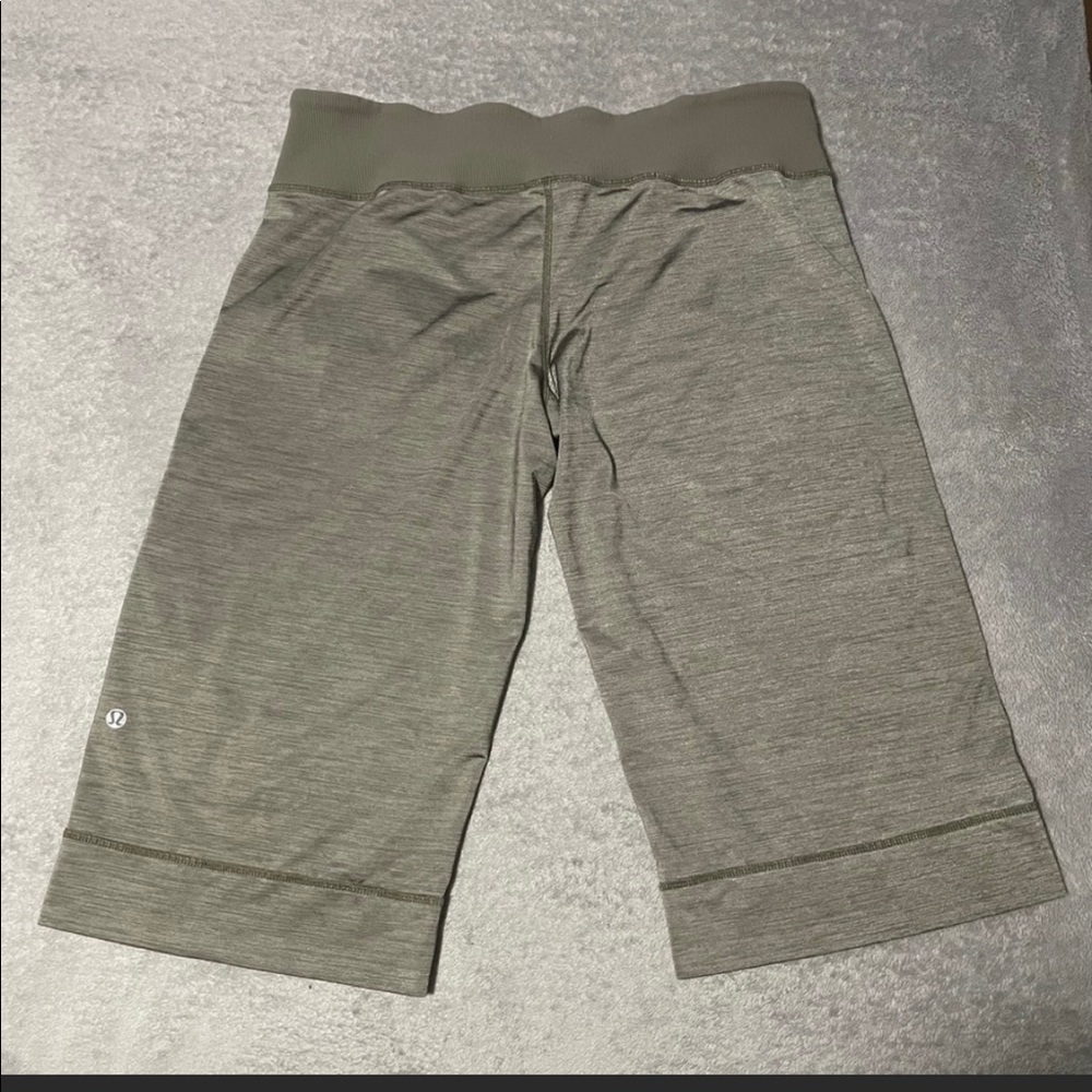 Lululemon Clam Digger Capris